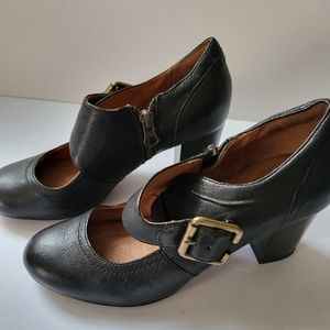 Clark's indigo leather heels